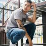 Men's Casual Streetwear T-Shirt and Jeans Outfit