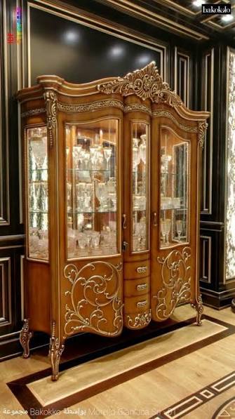 Luxury Carved Wooden Glass-Door Display Cabinet & Showcase